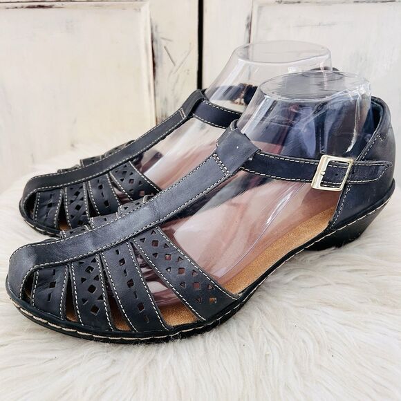 Clarks Shoes - Clarks Wendy River Black Leather Laser Cut Strappy Low Heeled Sandals - Size 9M